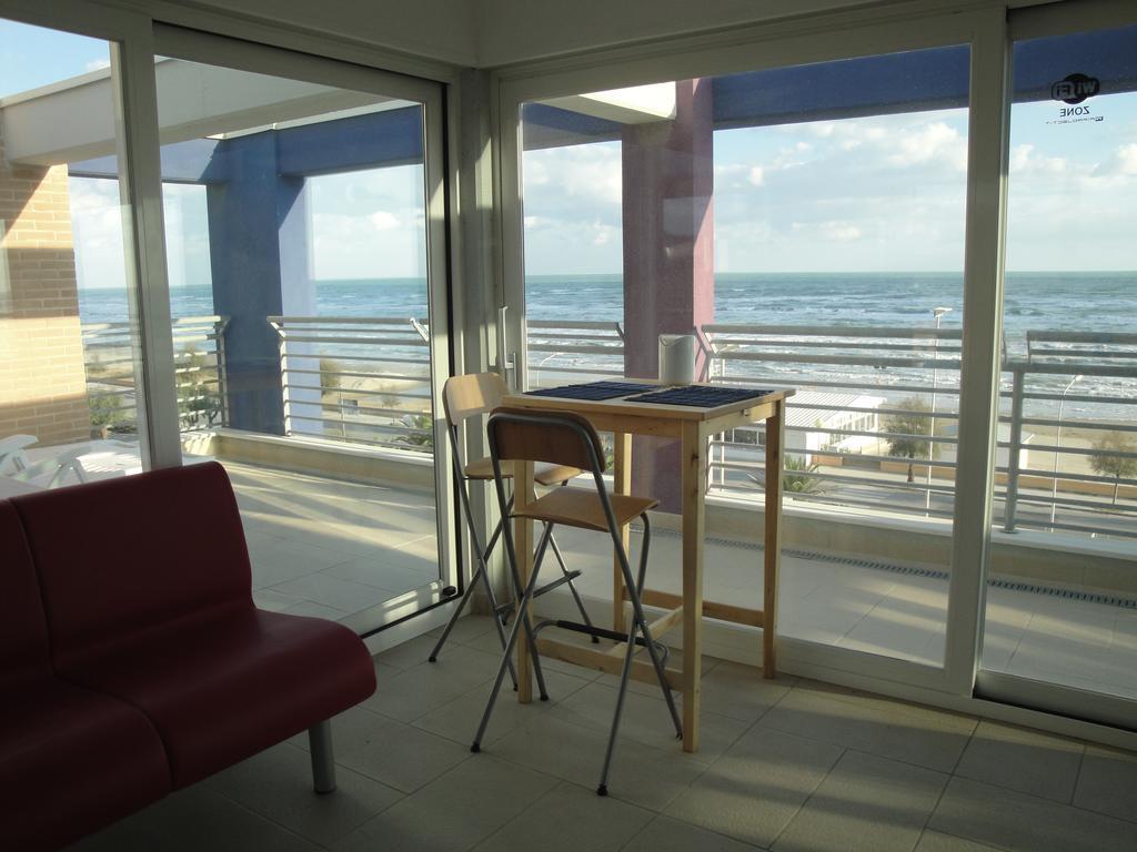 Residence La Nave เซนีกัลเลีย ภายนอก รูปภาพ